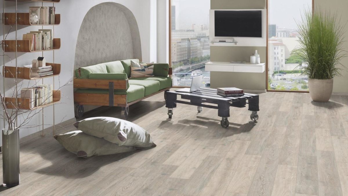 Ламинат "Kronospan" Super Natural Classic Дуб Колорадо 5543 (1285*192*8 мм) — купить в Ялте