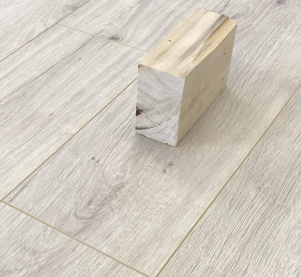 Ламинат "SunFloor" 8/33 4NV Дуб Эри 55 (1380*159*8 мм) — купить в Ялте