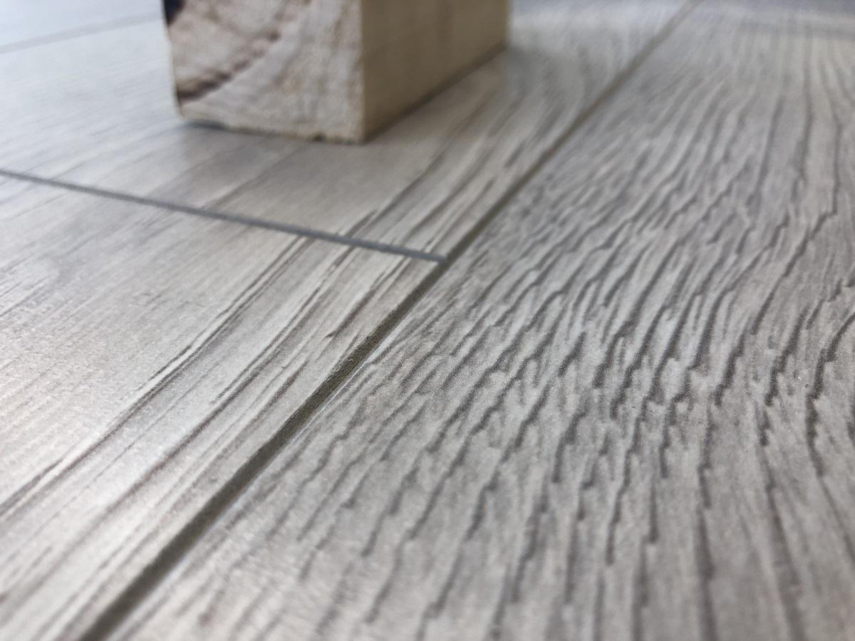 Ламинат "SunFloor" 8/32 4V Дуб Лайн 37 (1380*193*8 мм) — купить в Ялте