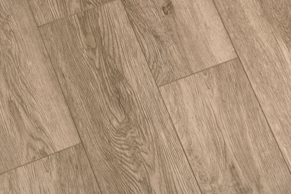 LVT плитка "Profield" Дуб Мадейра (915,4*152,4*2,5 мм) — купить в Ялте